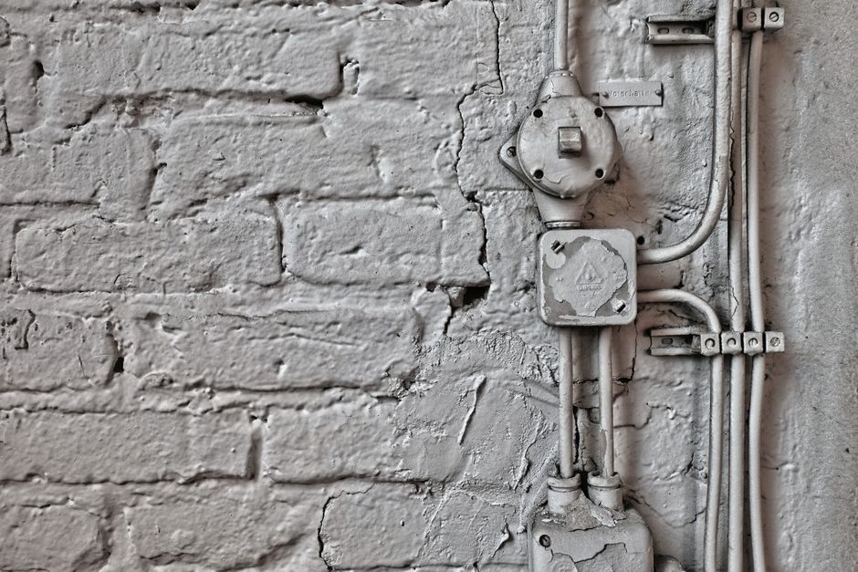 5 znakova da su vam potrebne nove električne instalacije